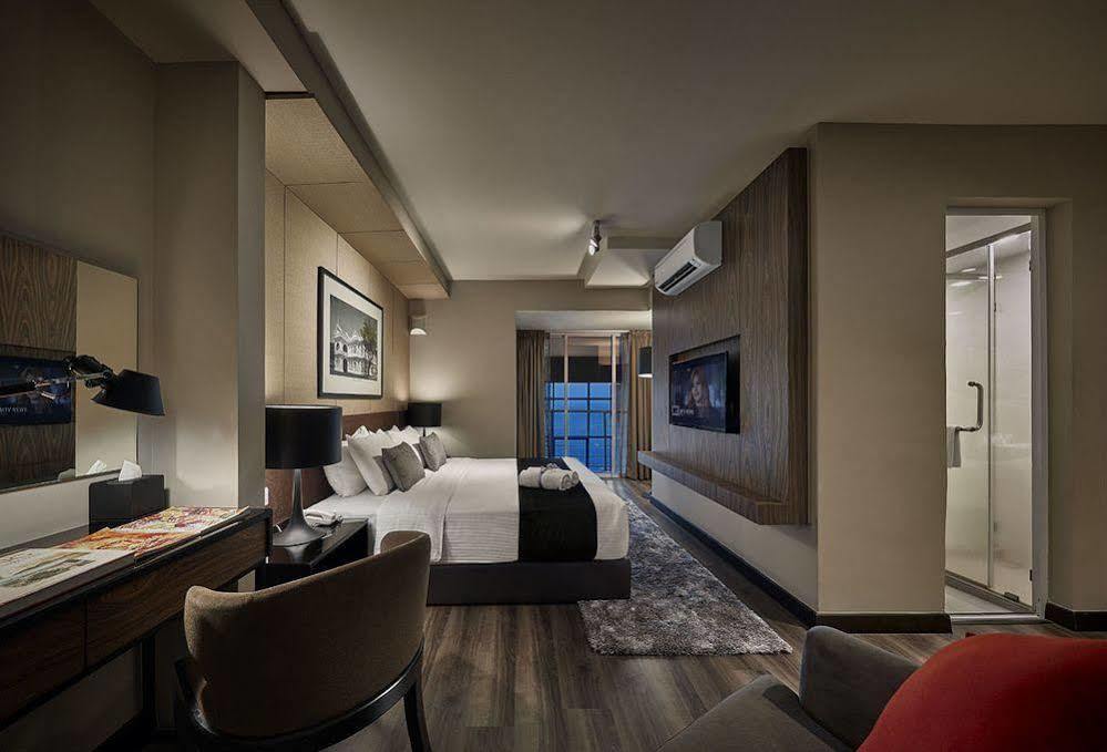 Maritime Luxury Suites George Town Exteriér fotografie