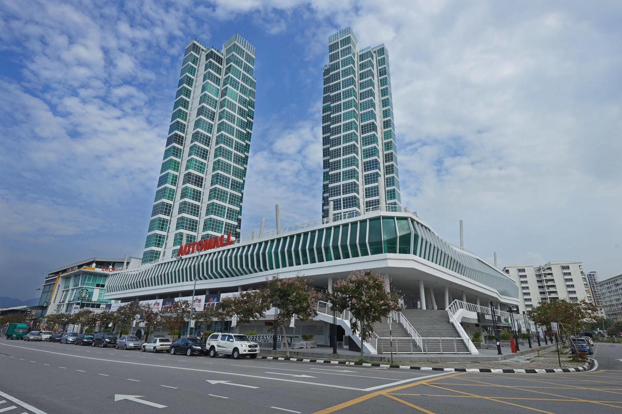 Maritime Luxury Suites George Town Exteriér fotografie
