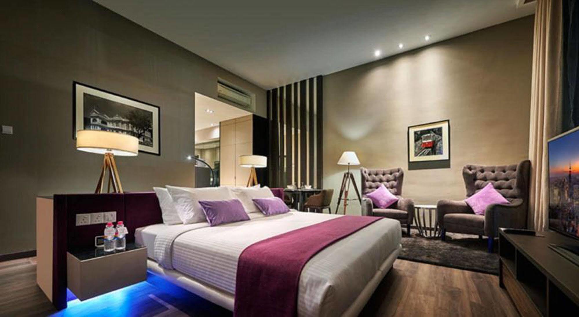 Maritime Luxury Suites George Town Exteriér fotografie