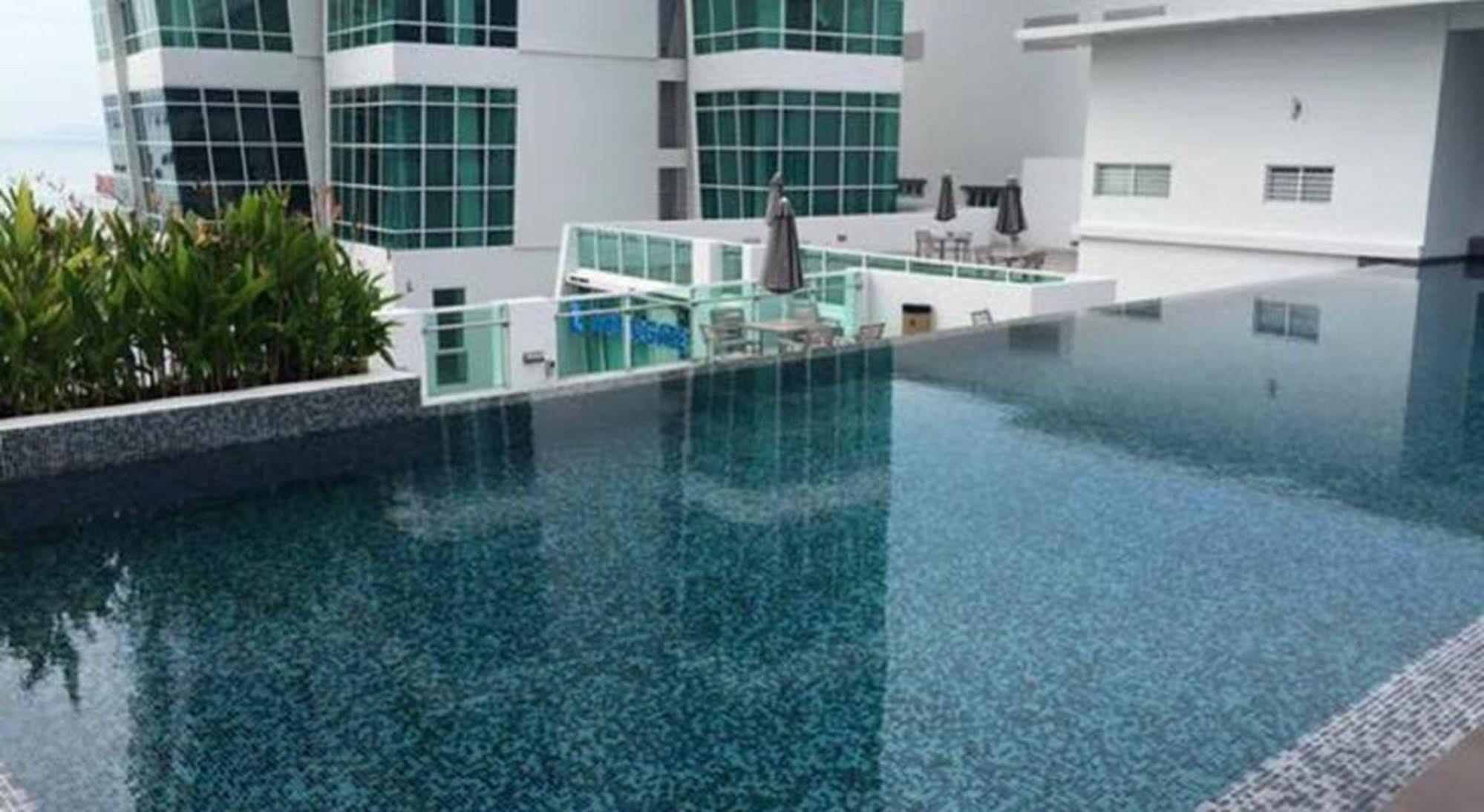 Maritime Luxury Suites George Town Exteriér fotografie