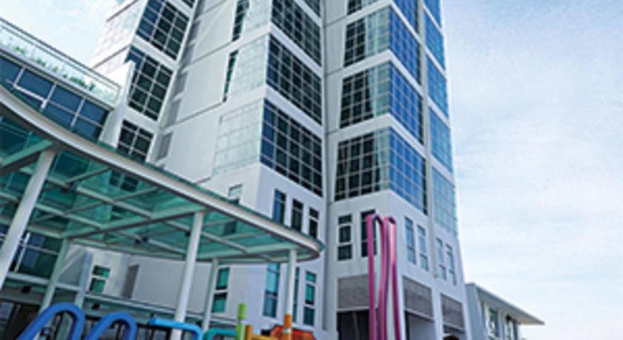 Maritime Luxury Suites George Town Exteriér fotografie